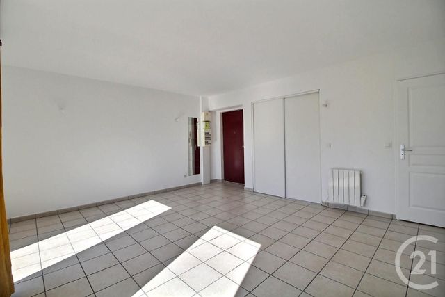 Afficher la photo en grand Appartement F1 à vendre - 1 pièce - 30.11 m2 - THIAIS - 94 - ILE-DE-FRANCE - Century 21 Aes Centre