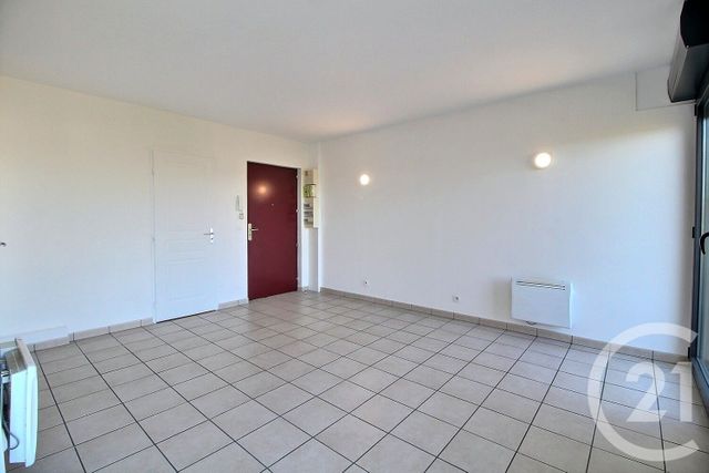 Afficher la photo en grand Appartement F1 à vendre - 1 pièce - 28.39 m2 - THIAIS - 94 - ILE-DE-FRANCE - Century 21 Aes Centre