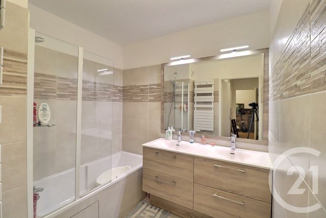 Appartement F3 à vendre - 3 pièces - 62.75 m2 - ANTONY - 92 - ILE-DE-FRANCE - Century 21 Aes Centre